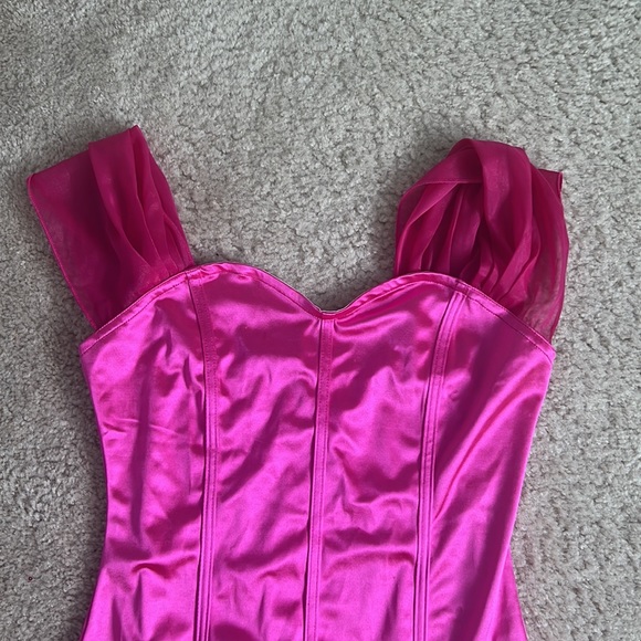 Barbie Pink Bodysuit - L - Picture 2 of 4